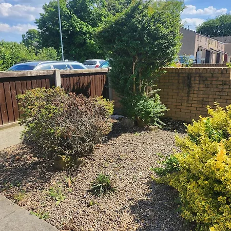 Spacious, 3 Double Bedroomed, Free Parking, 9 Mins Elland Rd, Nr Centre