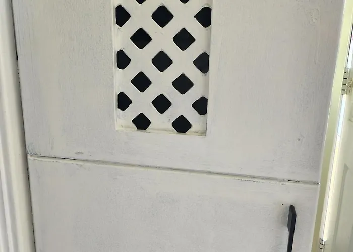 Spacious, 3 Double Bedroomed, Free Parking, 9 Mins Elland Rd, Nr Centre Semesterbostad *